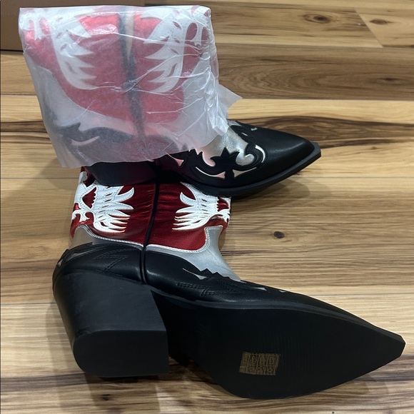Mi.iM Western Midi Boots Size 10 Pointed Toe Red Silver Black Block Heel NEW - Picture 9 of 11